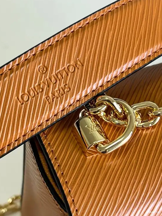 LOUIS VUITTON TWIST MM 0518